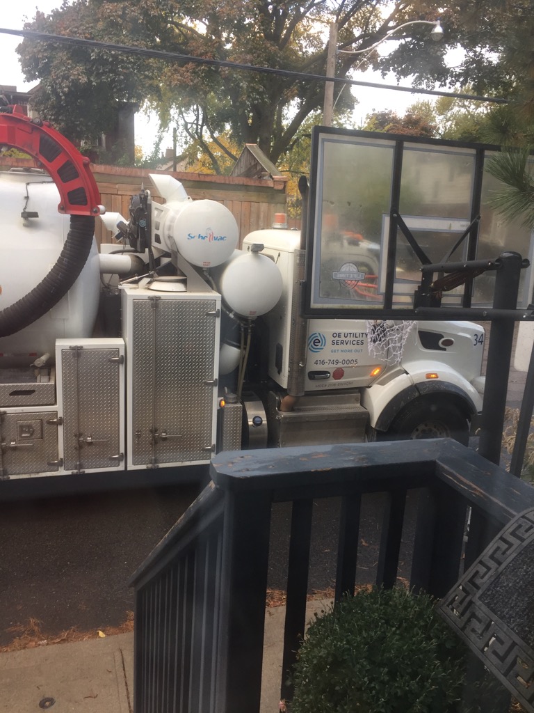 Truck on narrow Craven